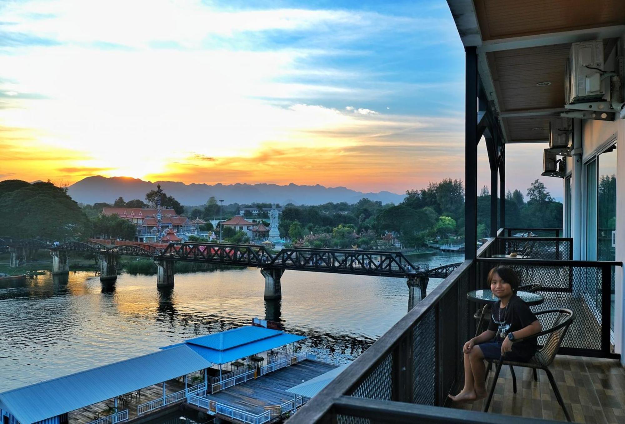River Kwai View Hotel - Sha Extra Plus Certified Kanchanaburi Eksteriør billede
